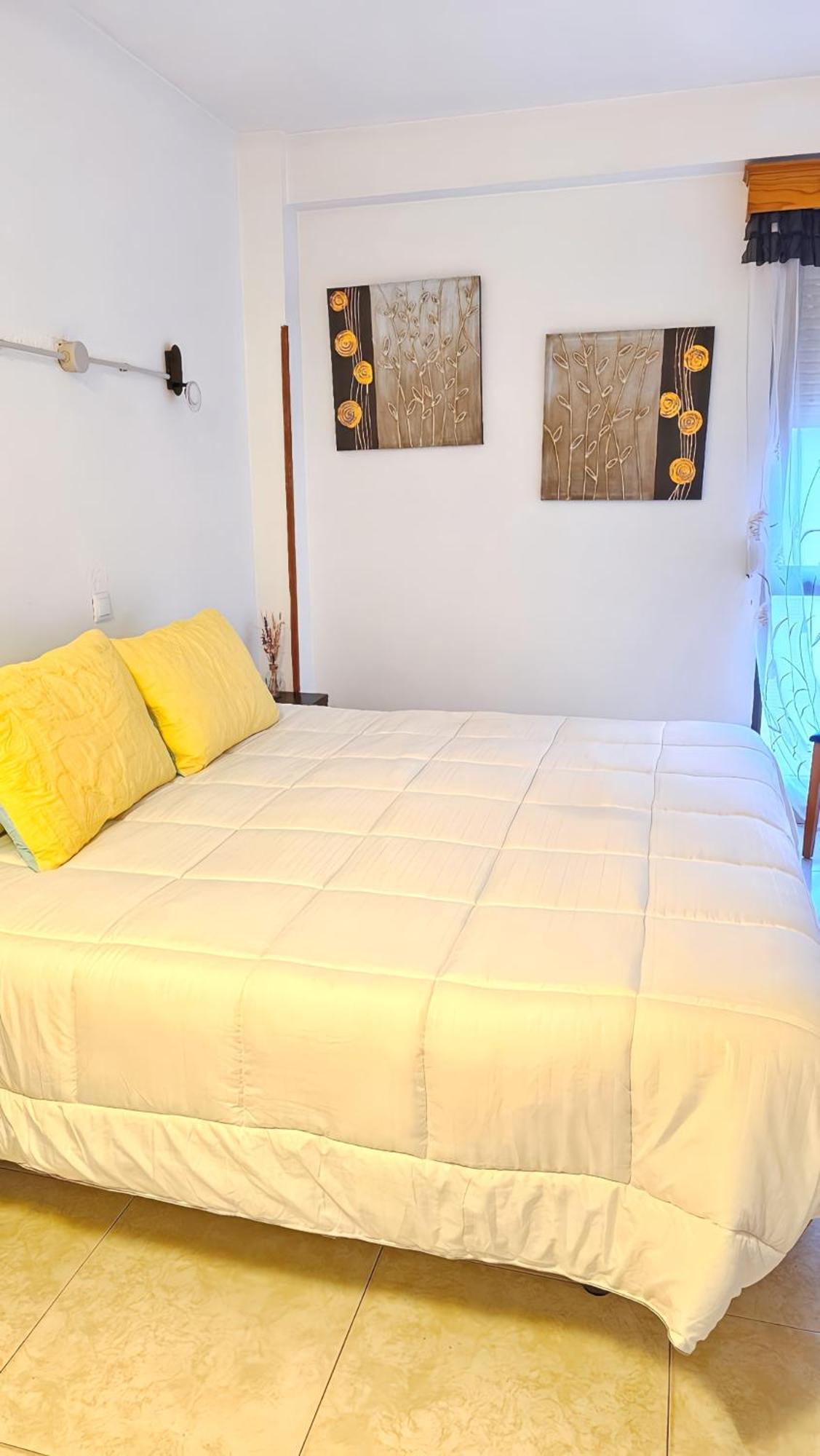 Hostal La Rosa Caces エクステリア 写真