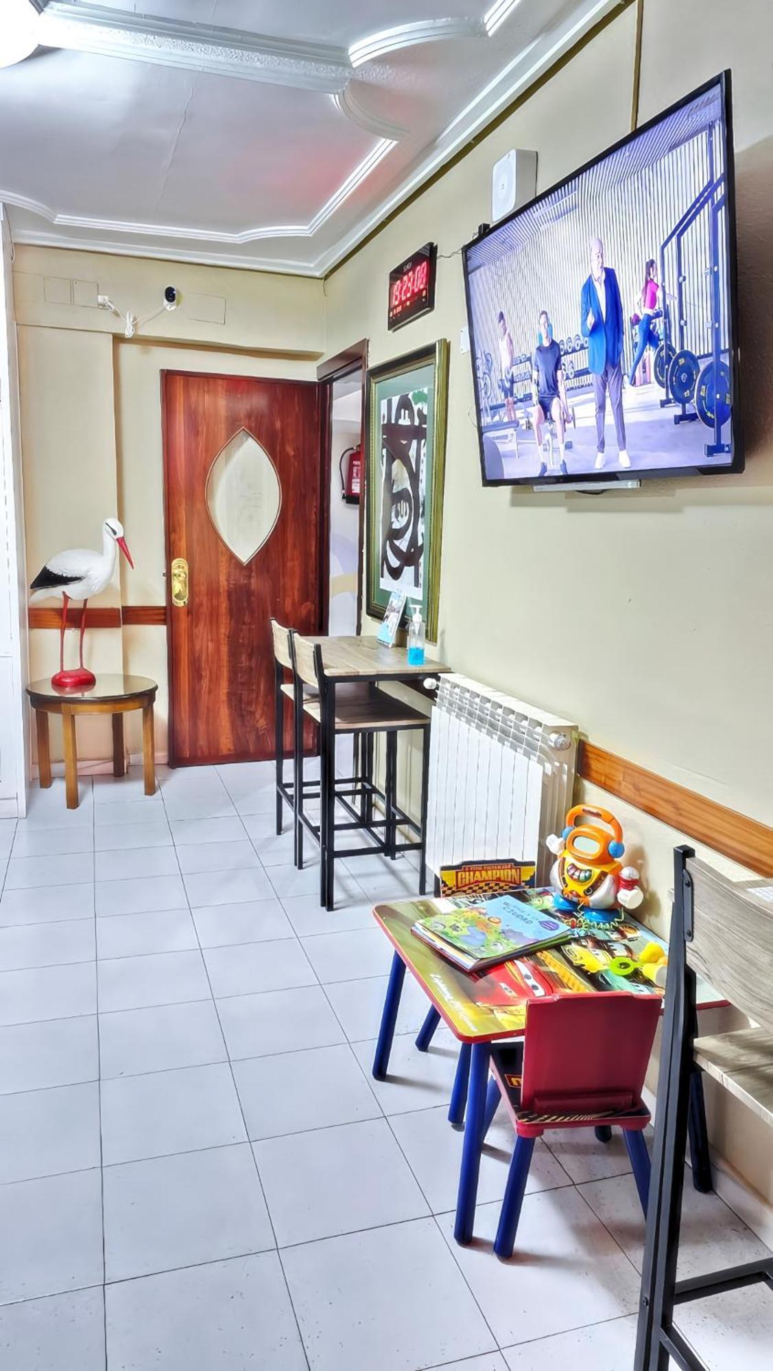 Hostal La Rosa Caces エクステリア 写真