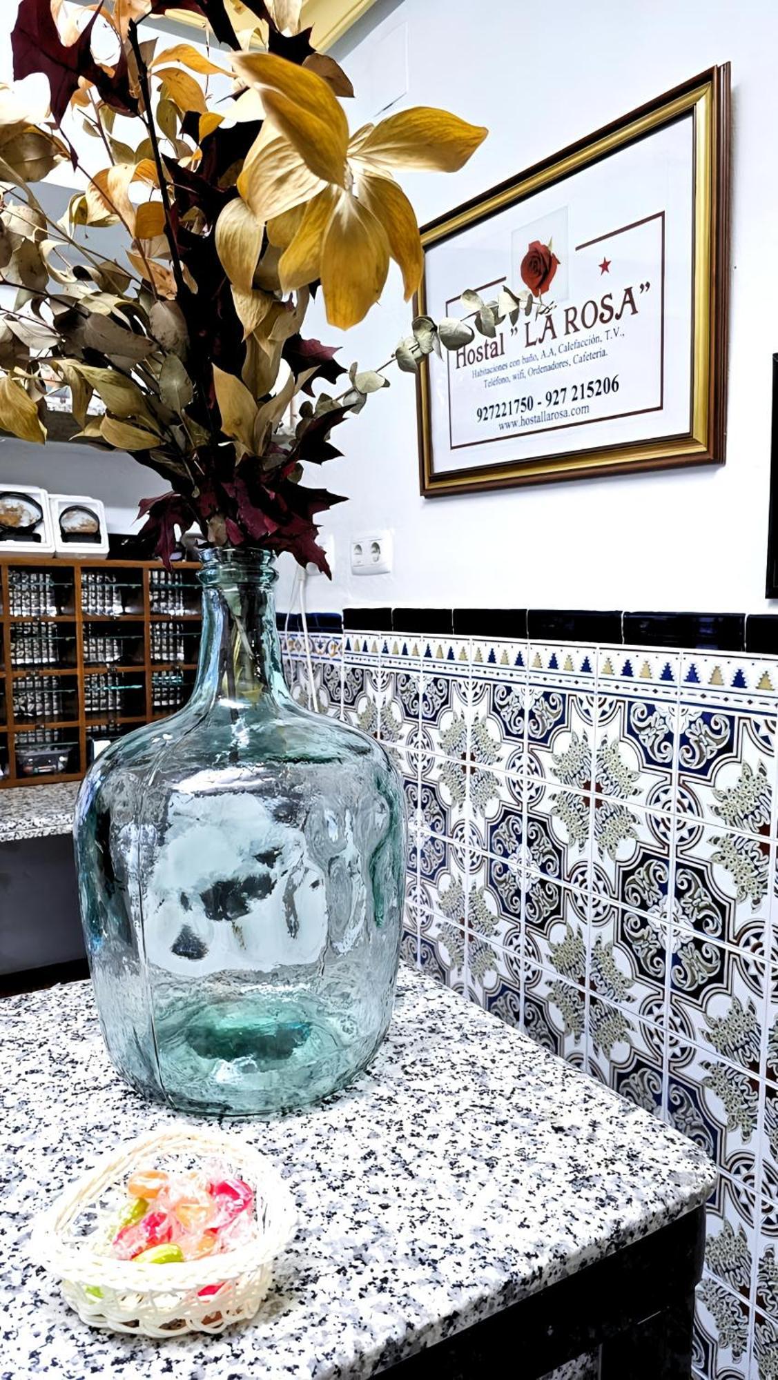 Hostal La Rosa Caces エクステリア 写真