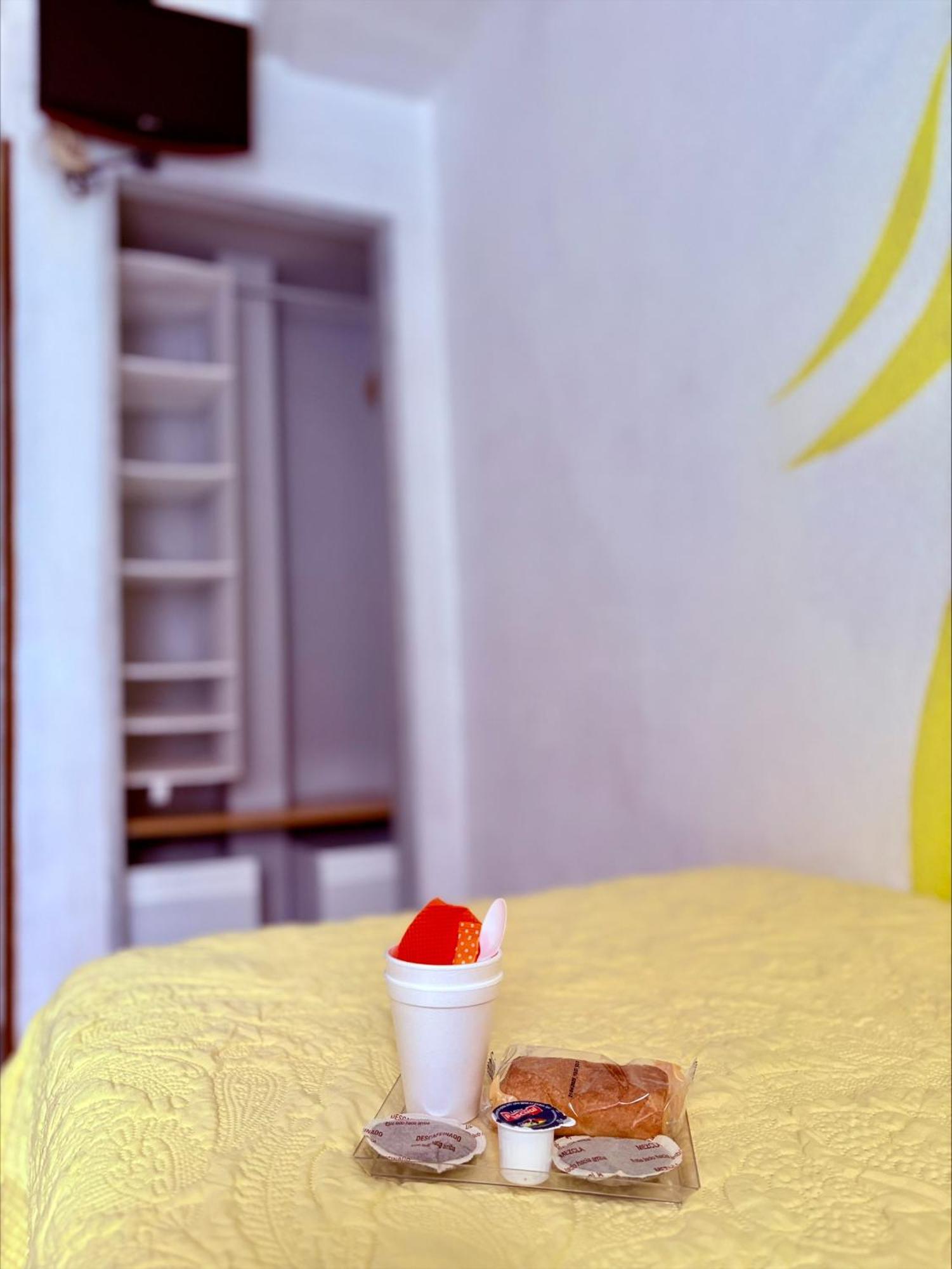 Hostal La Rosa Caces エクステリア 写真