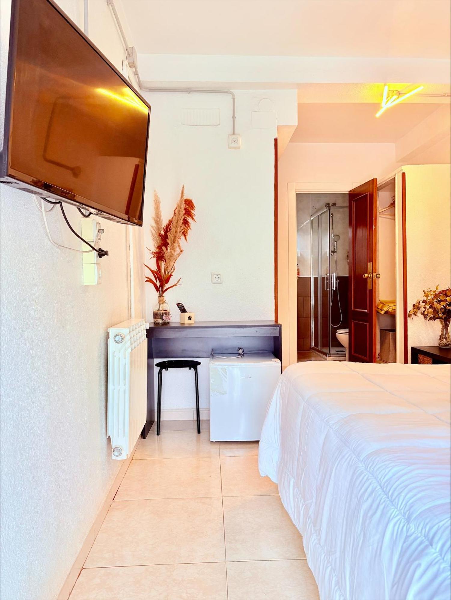 Hostal La Rosa Caces エクステリア 写真