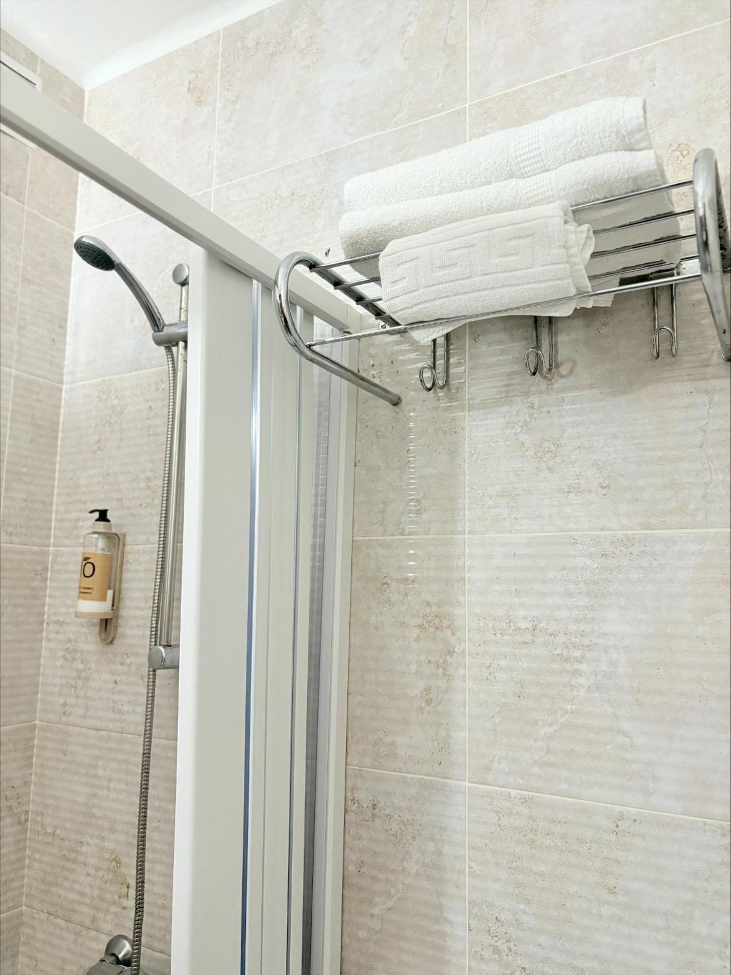 Hostal La Rosa Caces エクステリア 写真