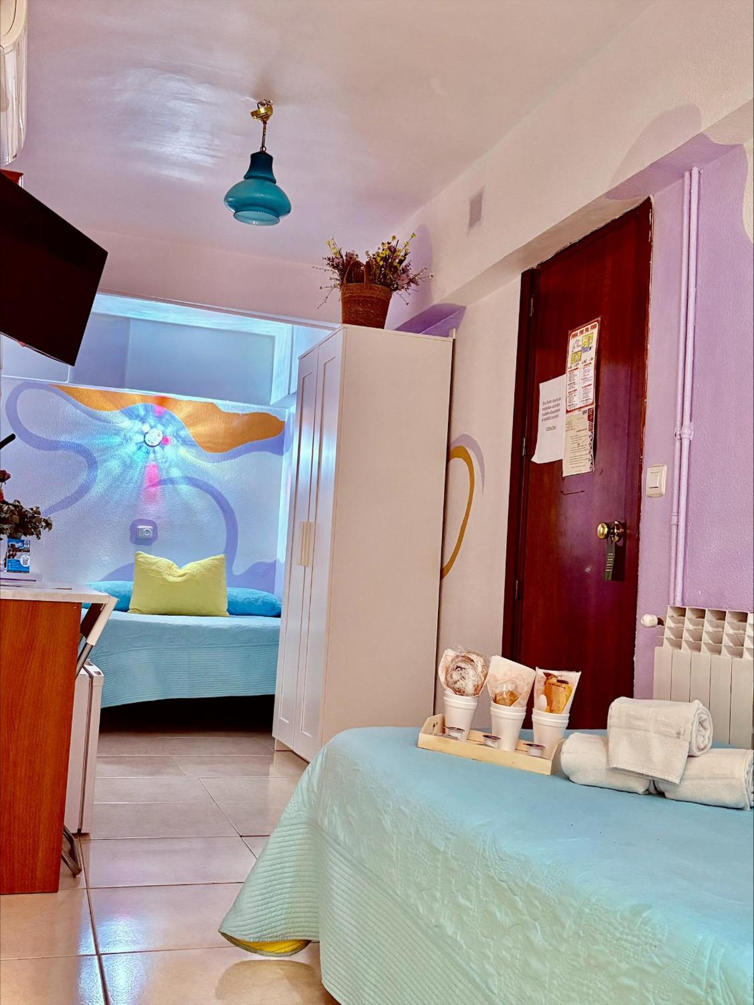 Hostal La Rosa Caces エクステリア 写真